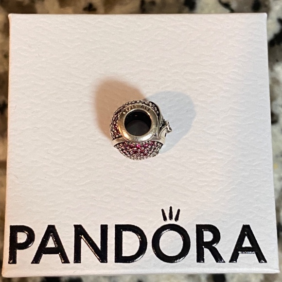 Pandora Santa Charm - Picture 3 of 4